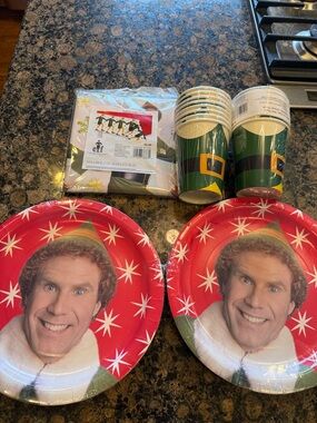 ELF Party Plates and Cups Set – Red and Green